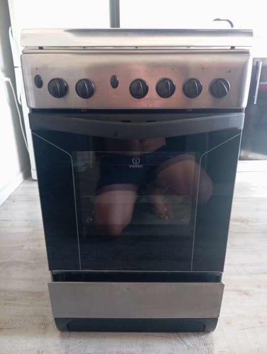 Газовая плита indesit в отличном состоянии