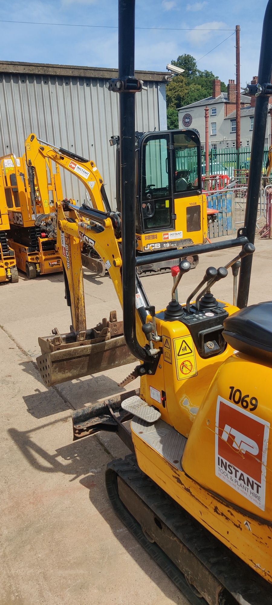Minikoparka JCB 8008