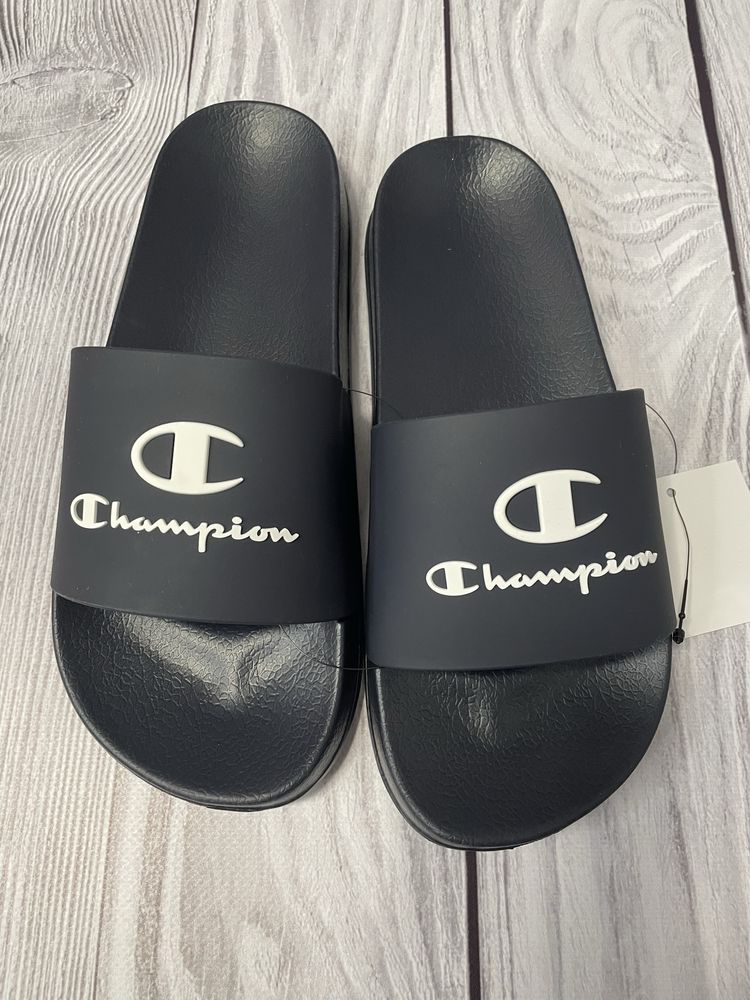Шльопанці чоловічі Champion