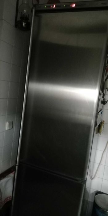Combinado AEG metalizado em bom estado. Urgente