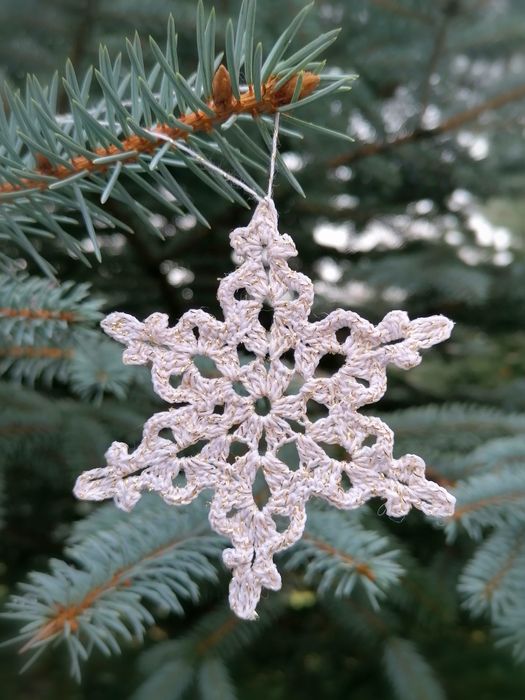 Gwiazdki szydełkowe na choinkę, rękodzieło