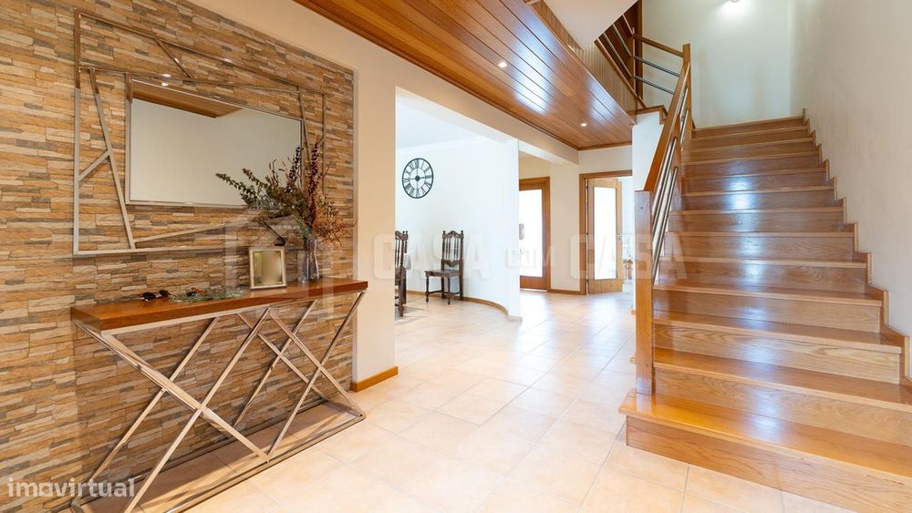 Moradia em Banda V4 em Rio de Loba