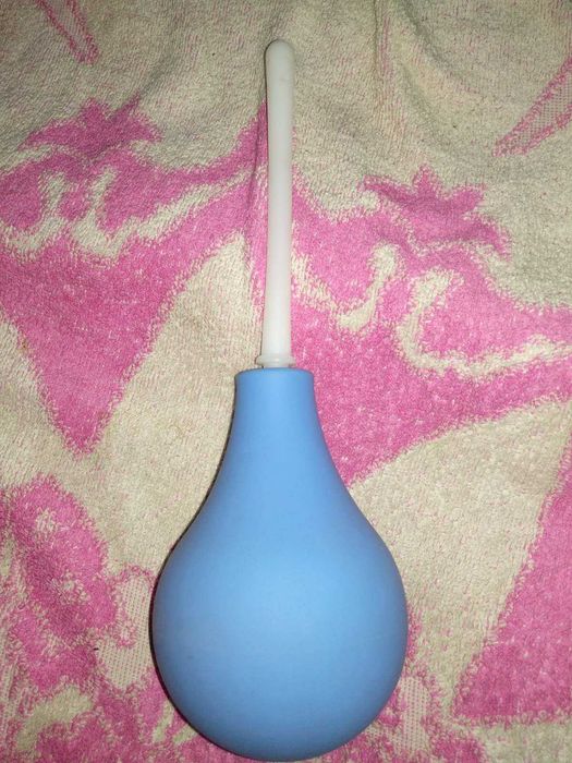 Продам клизму спринцовку