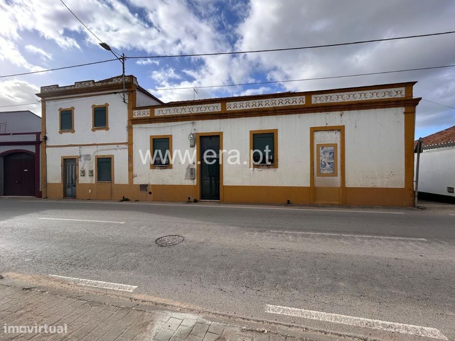 Moradia independente T8 - Carregueira, Chamusca