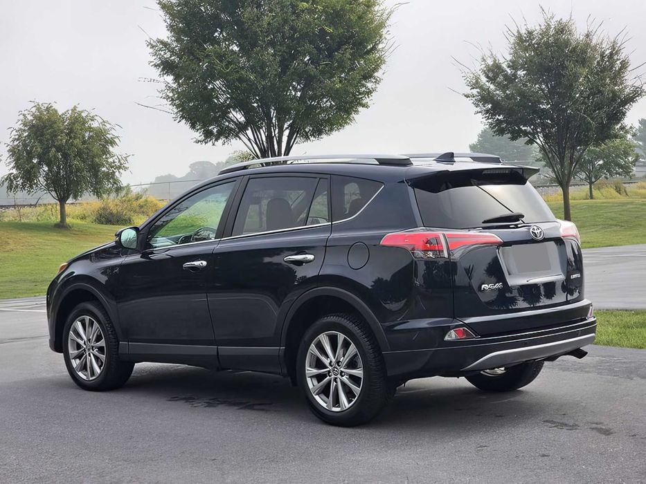 Toyota RAV4      2018