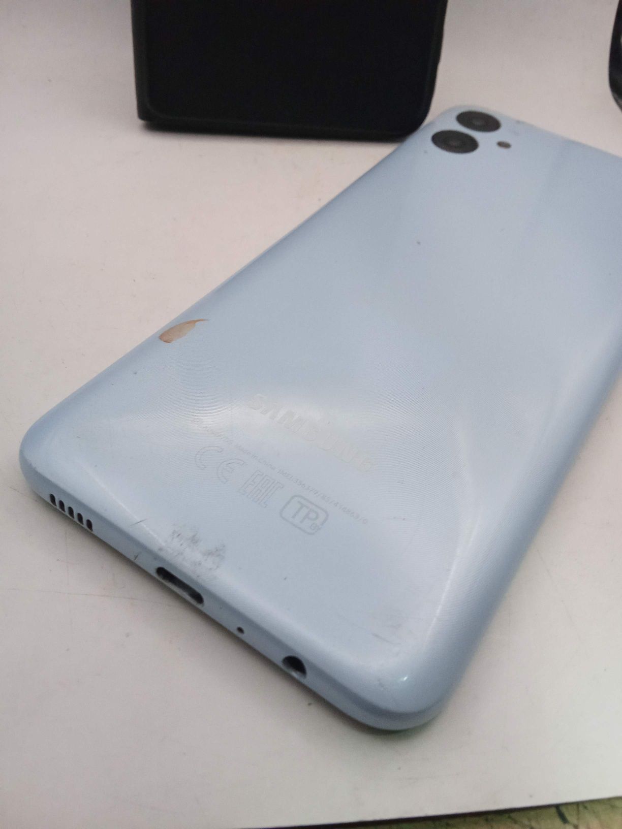 Смартфон Samsung Galaxy A04e 3/32GB Light Blue