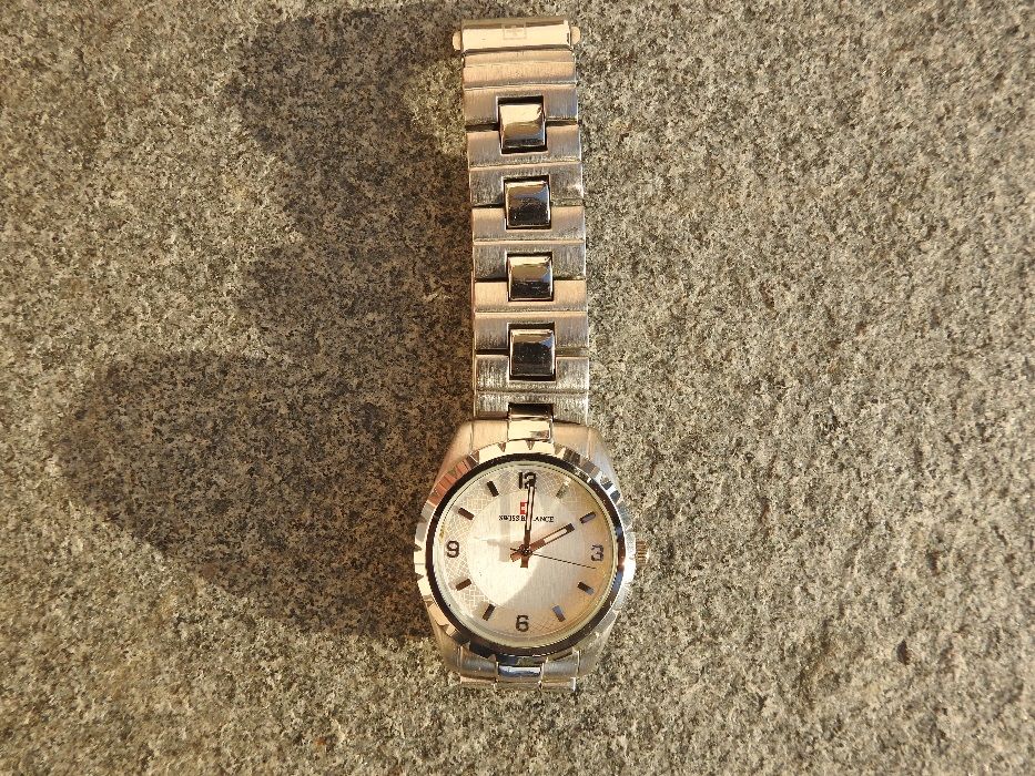 Zegarek na rękę marki Swiss Balance męski, tarcza srebrna z bransoletą