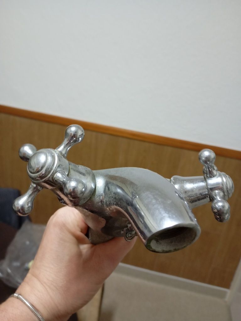 Torneiras de inox ao incrível preço de 10€cada