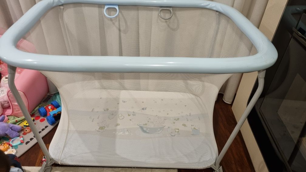 Berço/parque bebé para brincadeiras em excelente estado