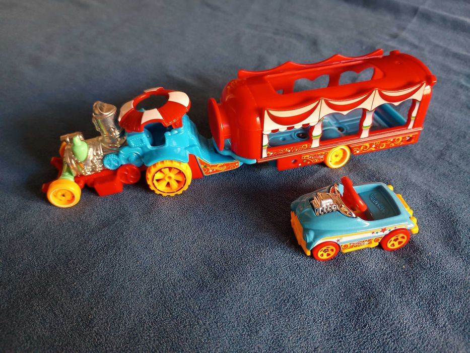 Używana zabawka samochodzik Hot Wheels Car-Nival Steamer