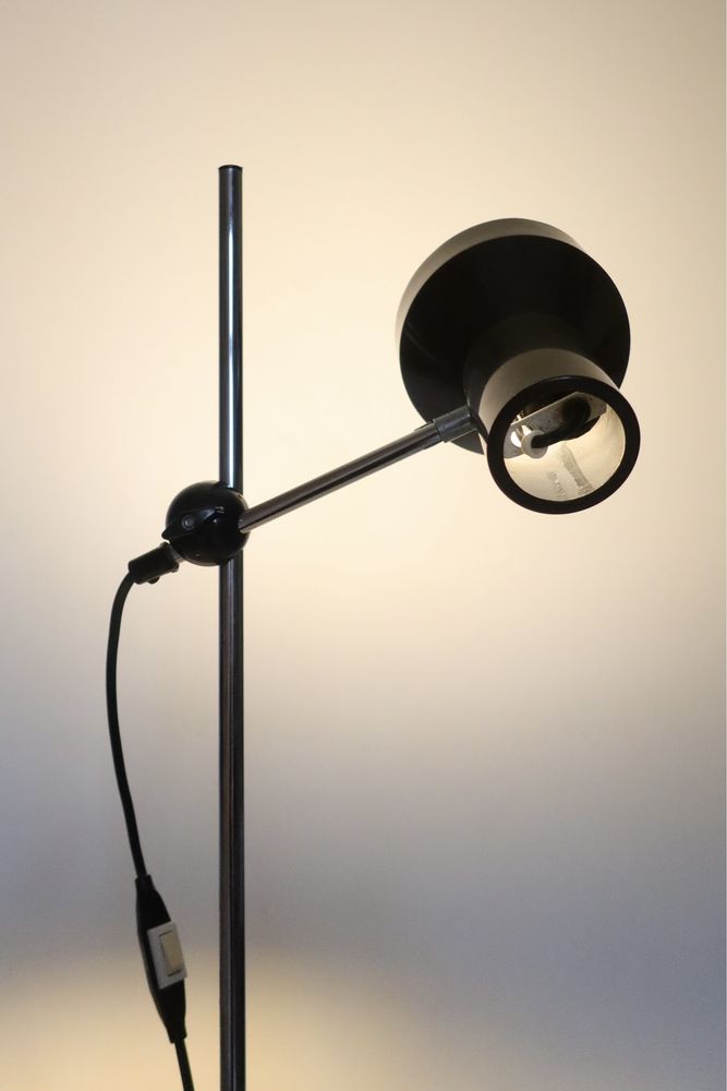 Brązowa szwedzka lampa podłogowa vintage 1960 stojąca