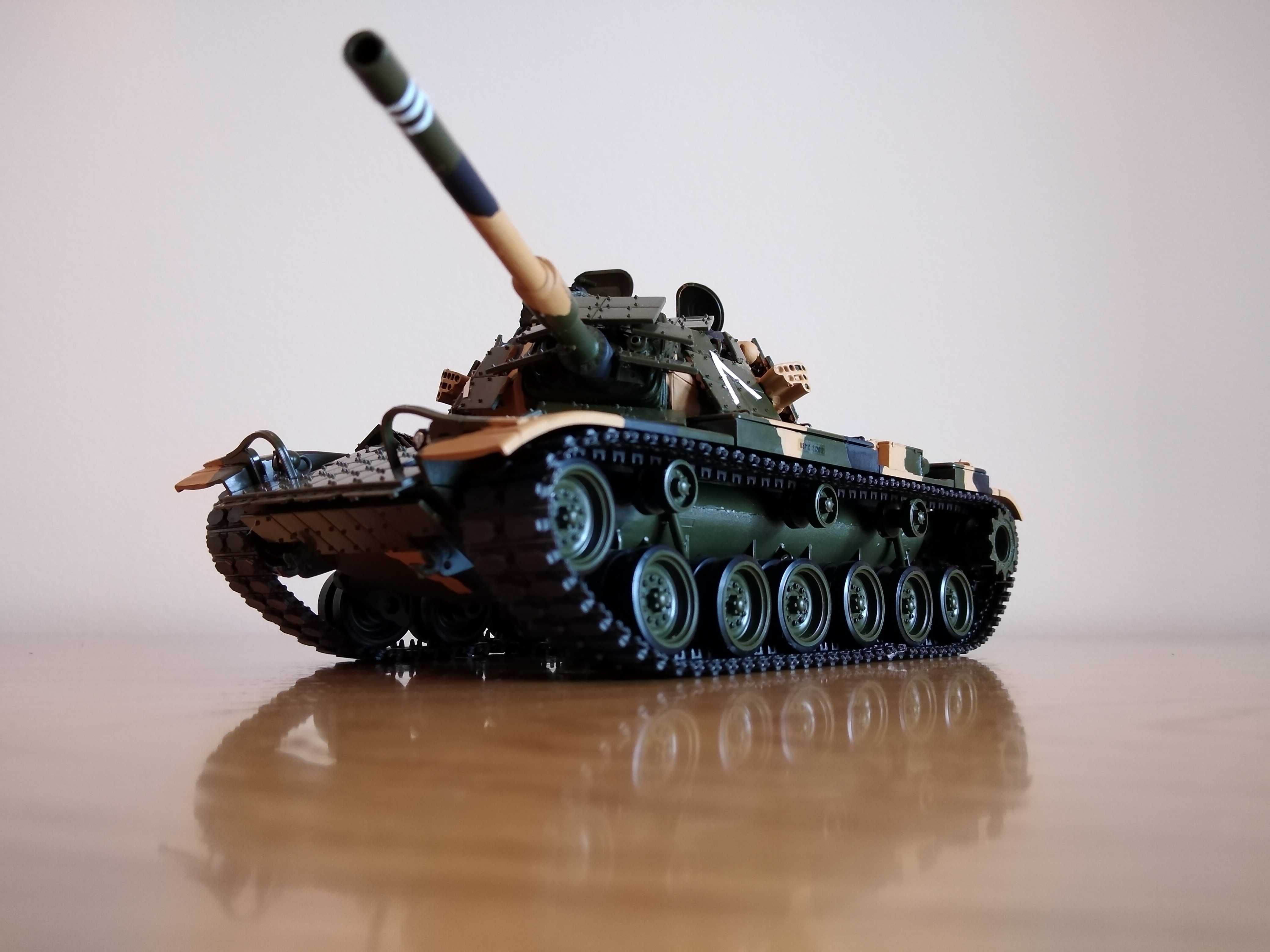 Tanque de guerra em miniatura M60-A1