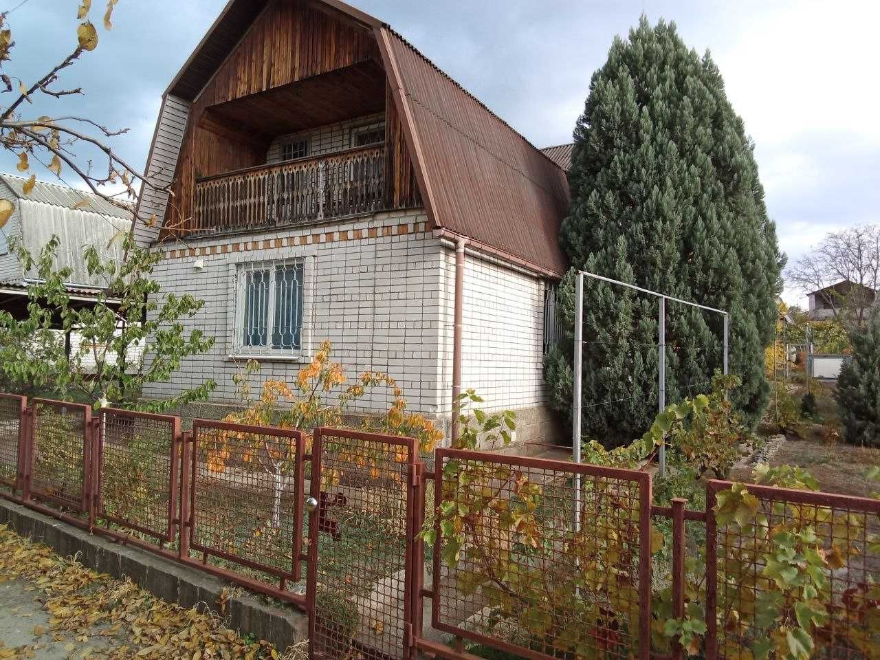 Продаю 3-поверхову зимову дачу на р. Дніпро за Любимівкою