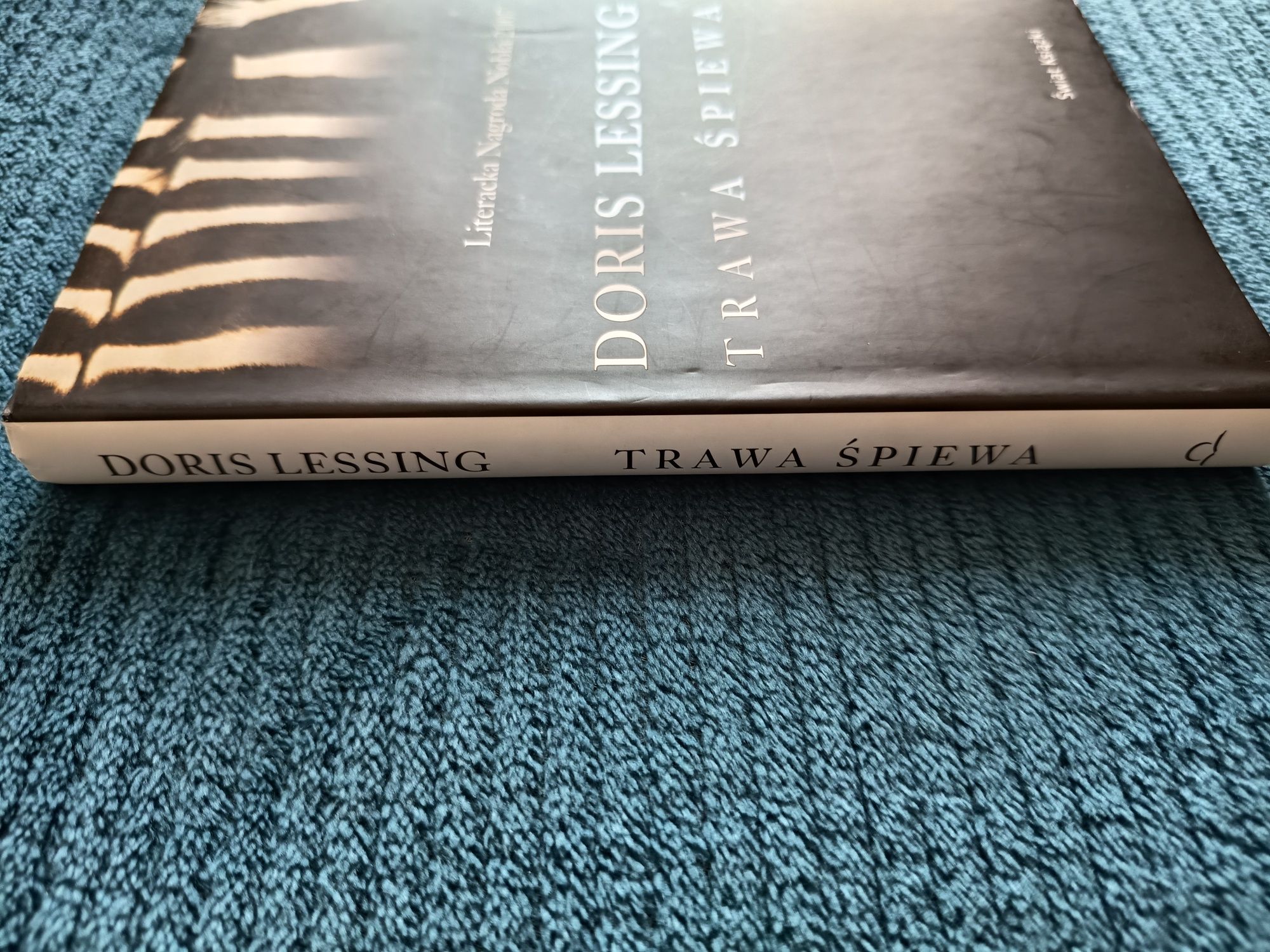 Książka Lessing Doris 'Trawa śpiewa'