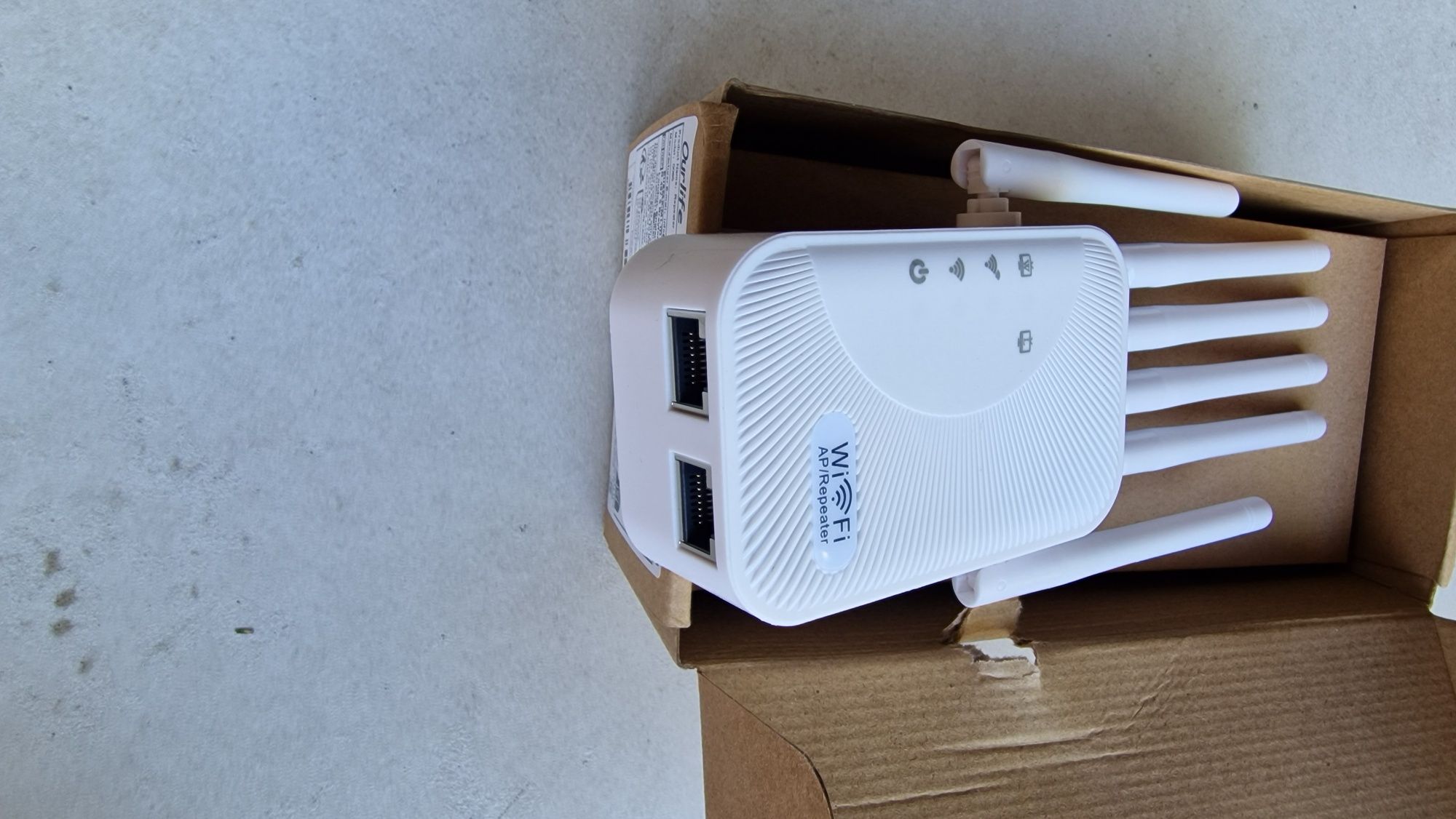 Nowy wireless repeater.
