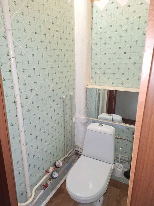 2кімнатна  квартира, середній поверх. a