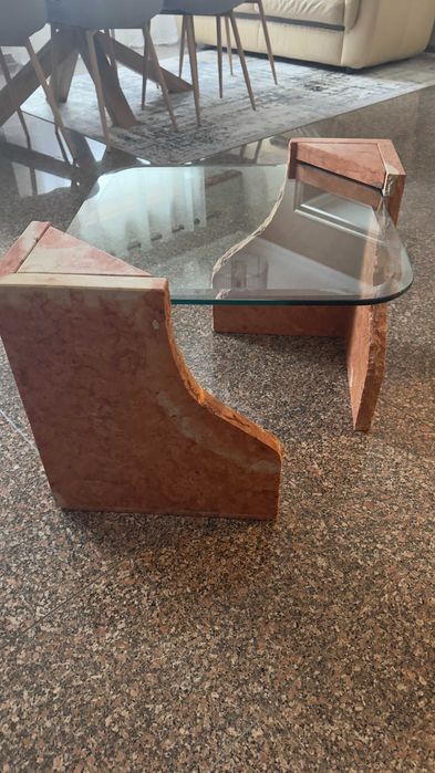 Mesa de centro em mármore