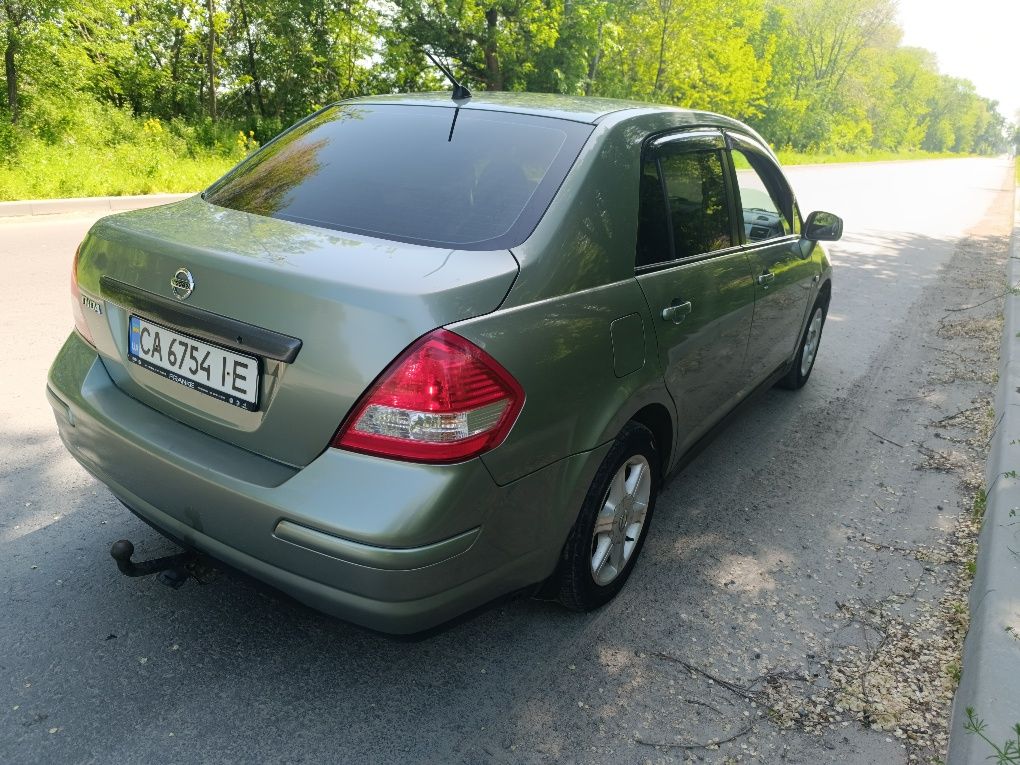 Nissan Tiida 1.6 gas