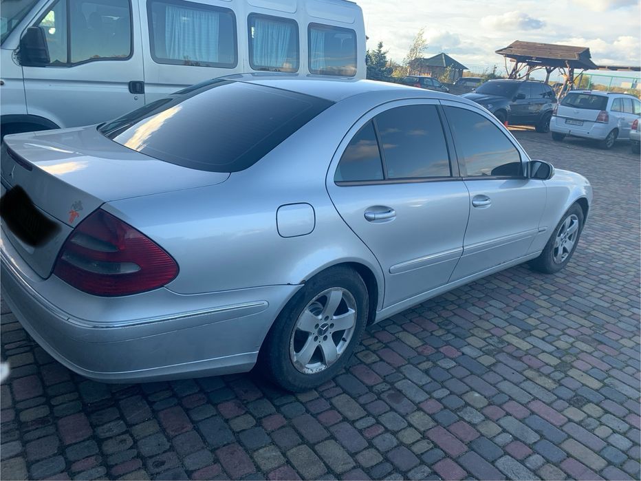Mercedes-Benz E-Class E 220 2005 рік