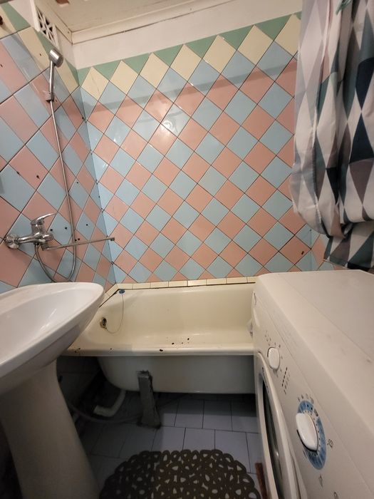 Аренда 2 х комн.кв 3 ий Шевченковский по улице  Авраменко на  3 этаж