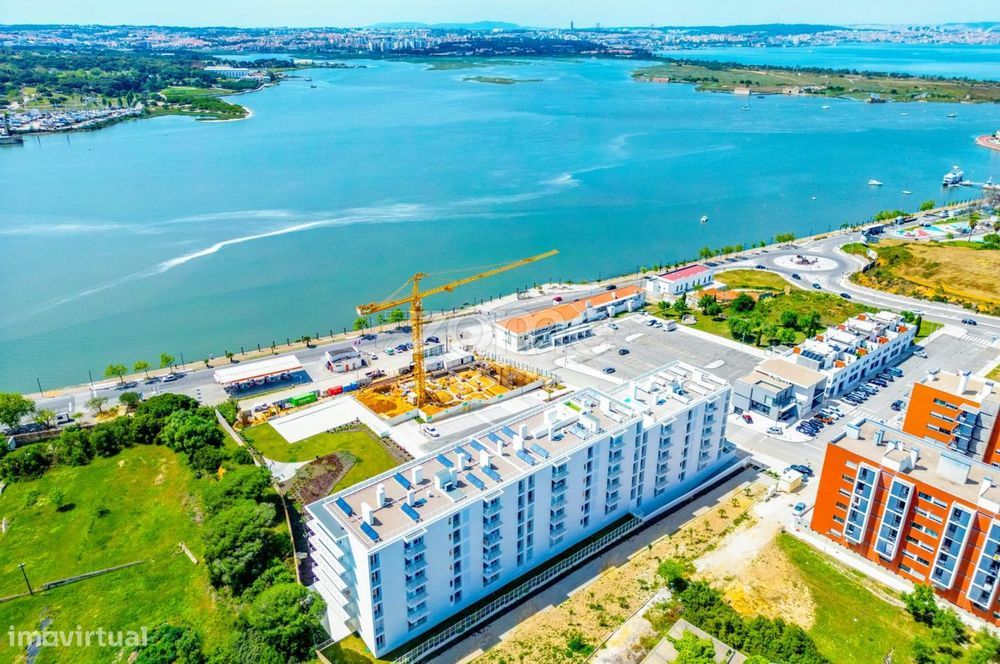 Apartamento T3, R/C Novo, Condomínio Colina do Outeiro, Seixal