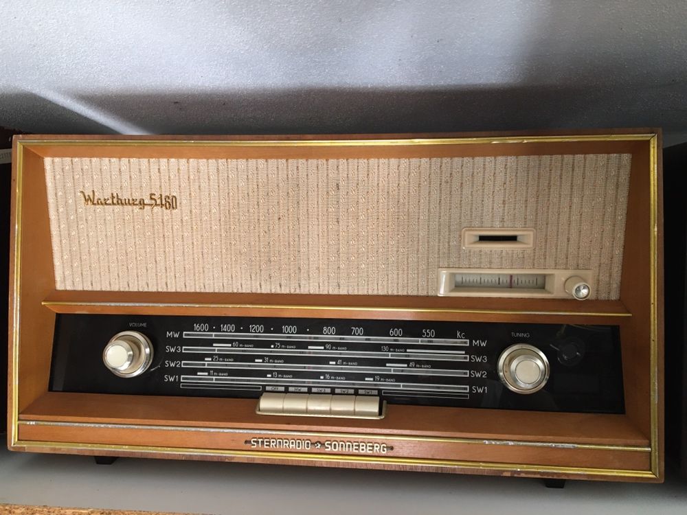 Rádios antigos para decoração