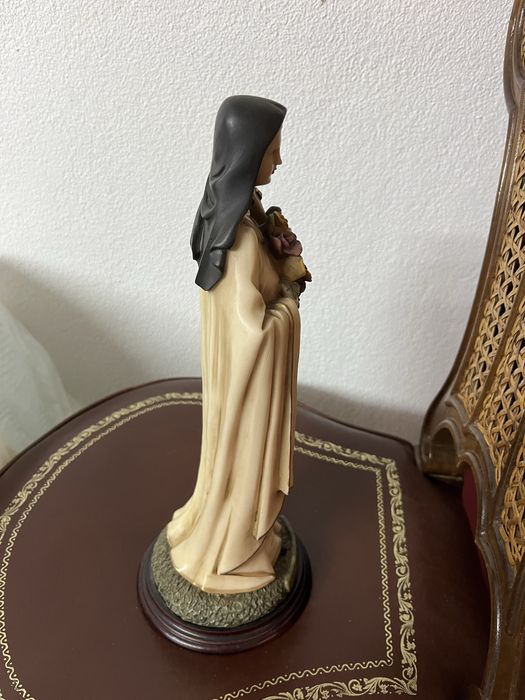 Estátua Santa Teresinha