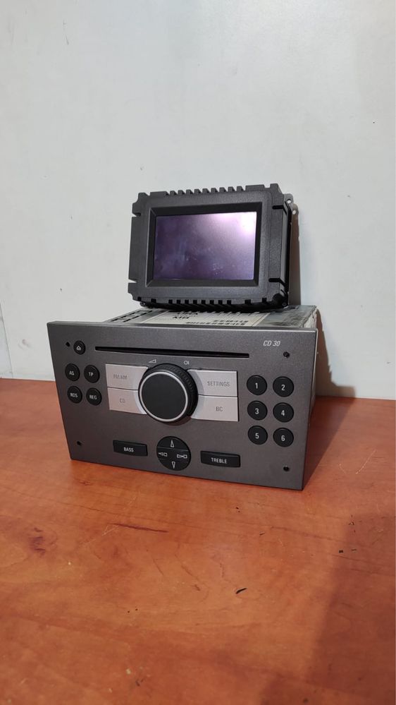 Radio CD30 z wyświetlaczem Opel Vectra C 1.9 CDTI Lift