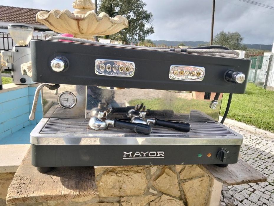 Máquina de café Mayor profissional e moinho