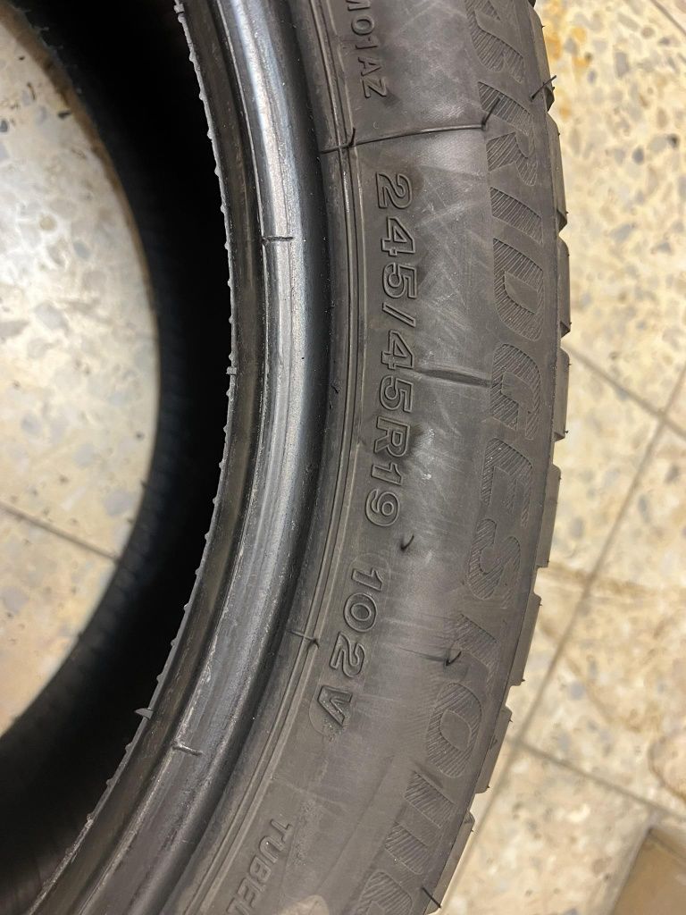 Opony zimowe Bridgestone 245/45/R19