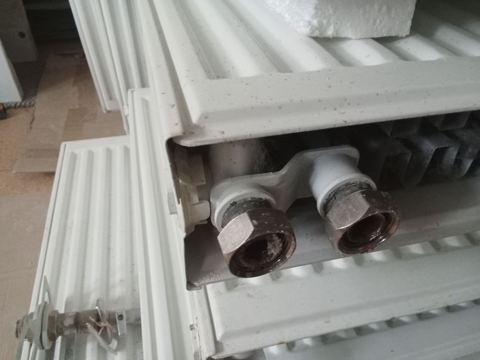 Grzejnik, Radiator. Możliwa jest również dostawa i montaż.