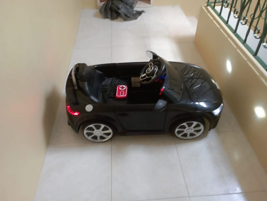 Carro criança bateria