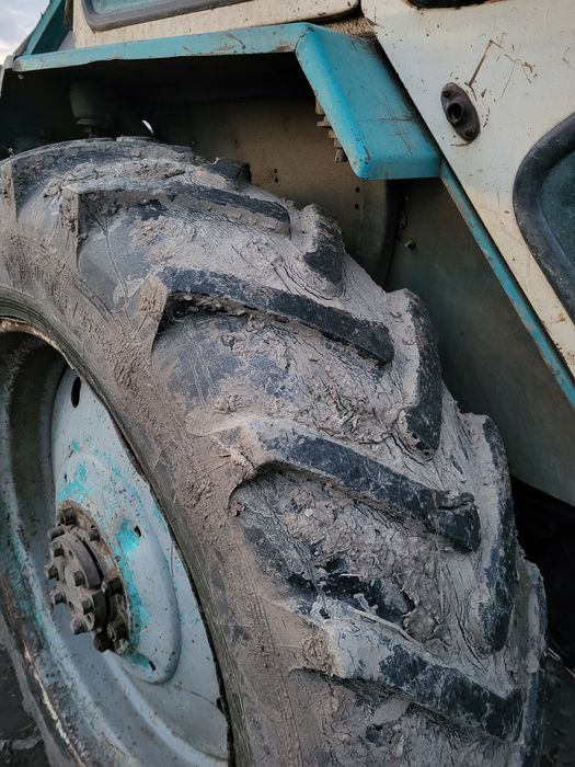 Трактор ЮМЗ-6АКЛ