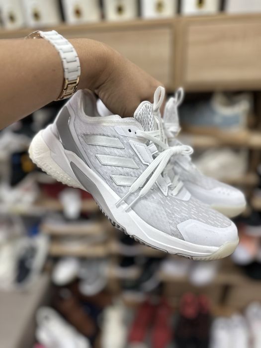 Розпродаж Adidas Crazyflight 5, знижка на деякі розміри!23 см (37 1/3)