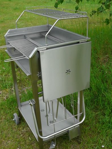 Grill nierdzewny z dwoma półkami