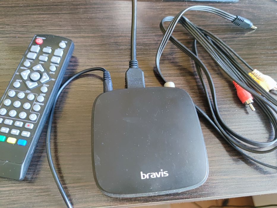 Цифровий ефірний приймач (тюнер DVB-T; DVB-T2) BRAVIS T21002