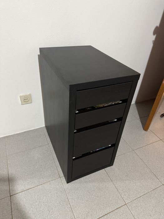 Cómoda com gavetas - preto