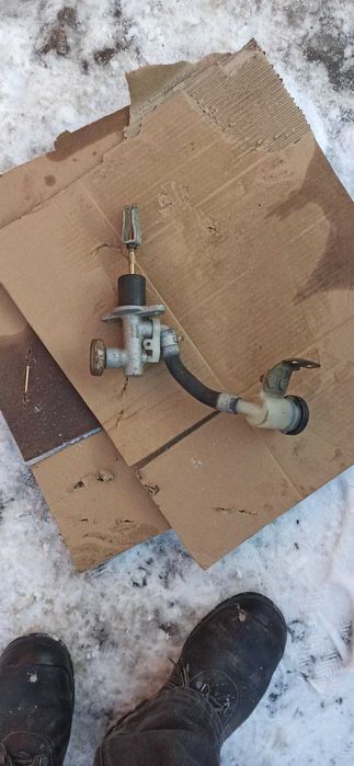 Главный цилиндр сцепления Nissan Almera N16 шрот