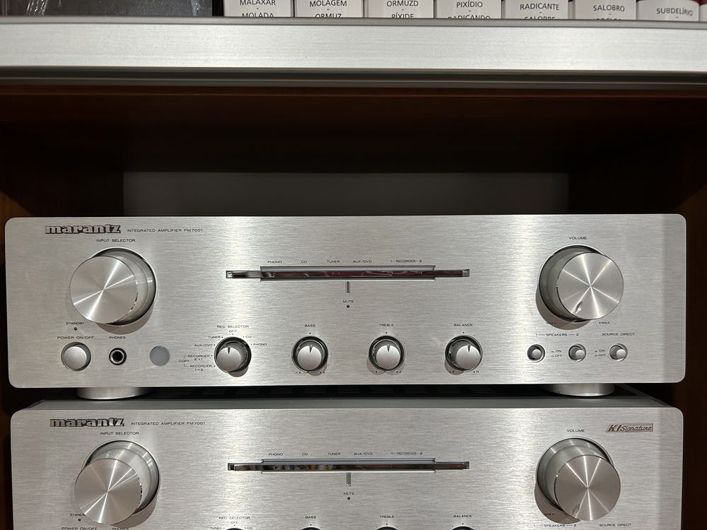 Amplificador Marantz PM 7001 com comando original.