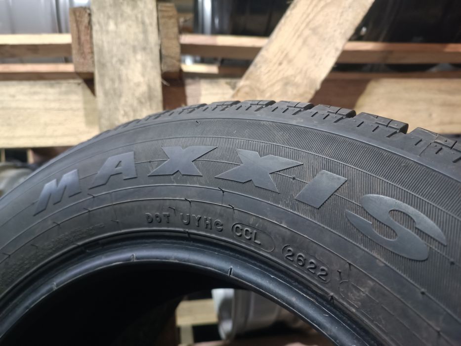 Майже нові всесезонні шини MAXXIS 215/65 R16 C резина Р16 С