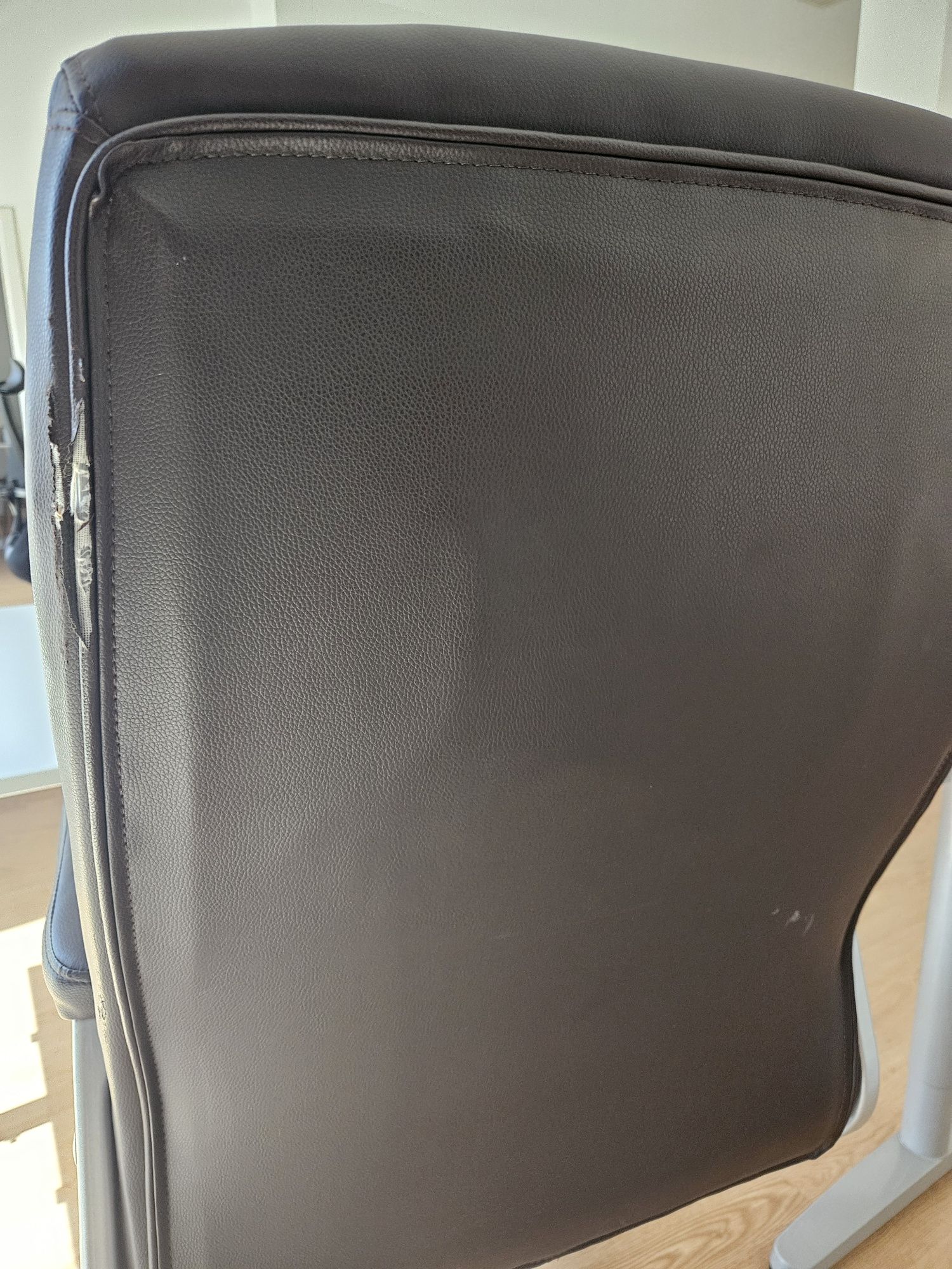 Mesa de escritório + cadeira