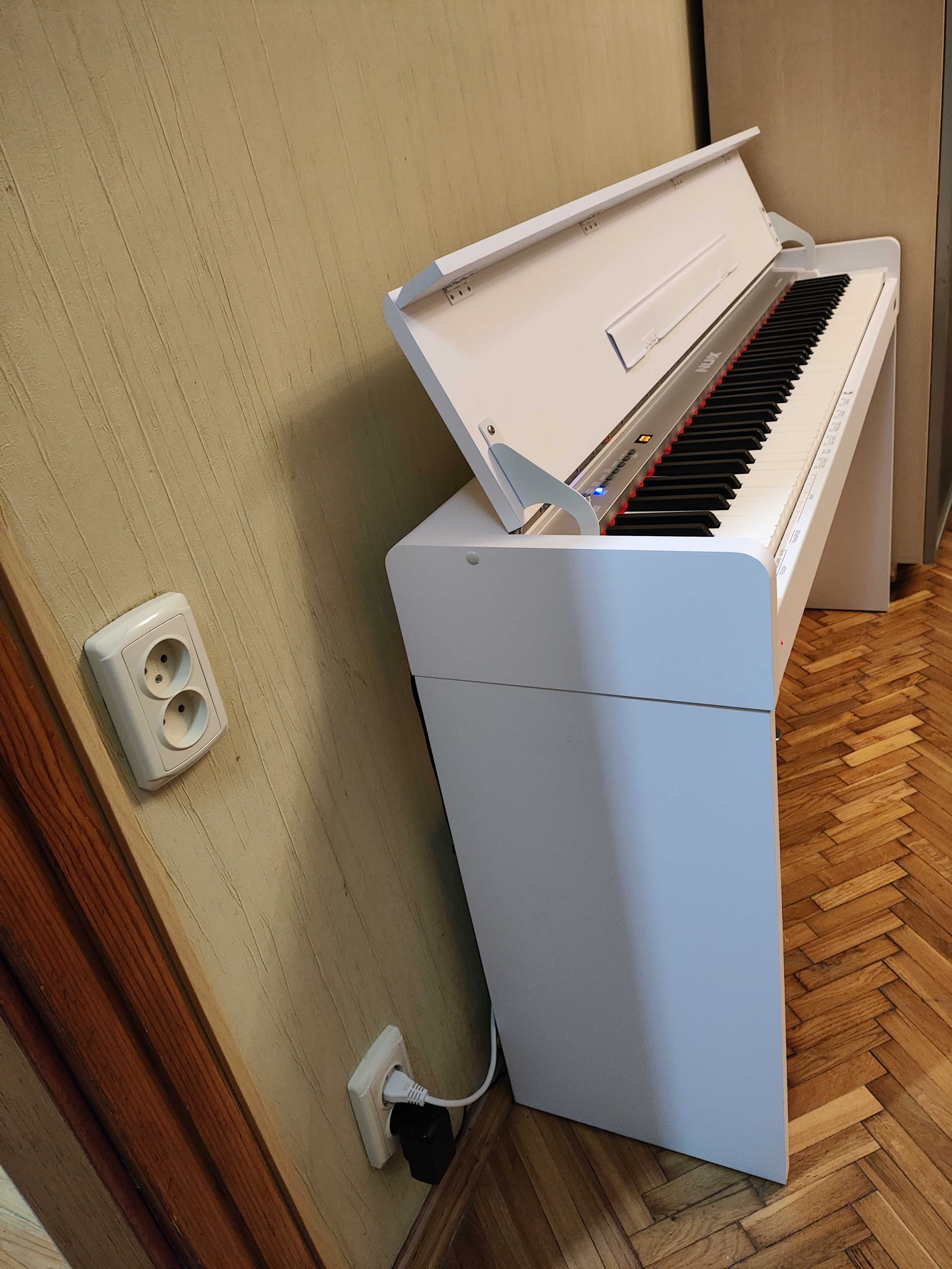 Nux WK310  якісне цифрове піаніно фортепіано в корпусі. Консультую!