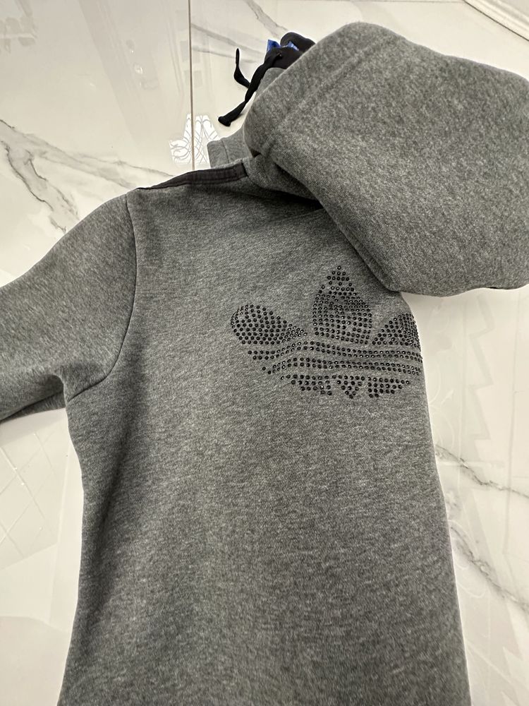 Костюм Adidas оригинал, размер S