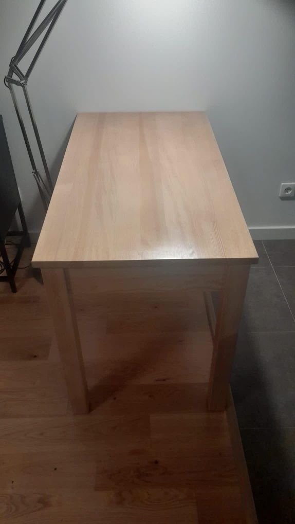 Nieużywany stół sosnowy, lite drewno 110x60