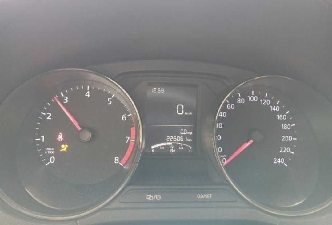 VOLKSWAGEN POLO V Trendline 2015