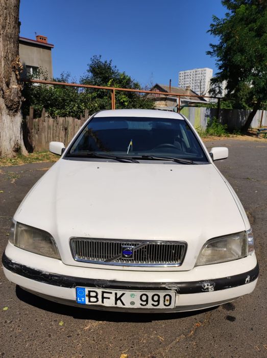 Продам Вольво с 40 на ходу автомат