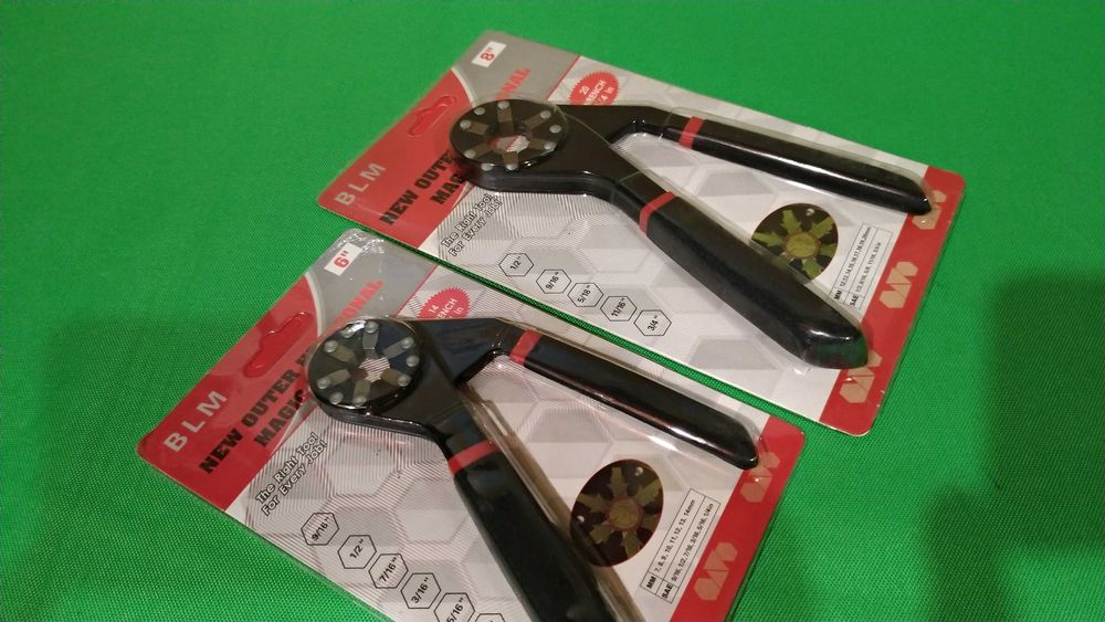 Ключ универсальный гаечный ключ самозажимной