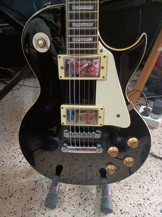 Guitarra vintage v100