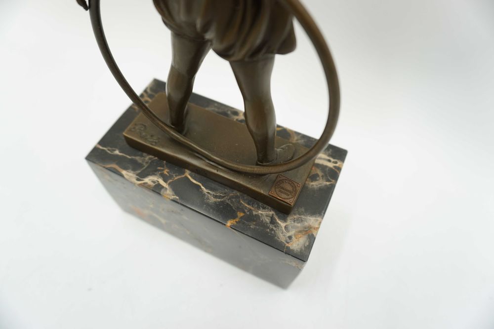 FIGURA Z BRĄZU dziewczynka z kołem tancerka baletnica