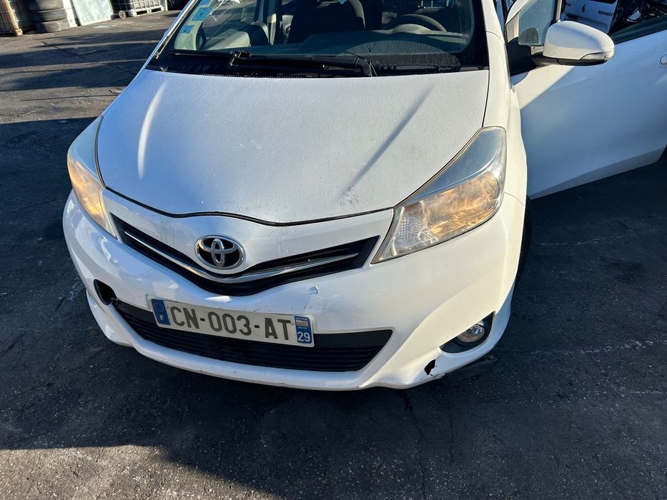 Toyota Yaris III przód kompletny maska zderzak błotniki lampy pas przedni kompletny chłodnice belka wzmocnienie europa